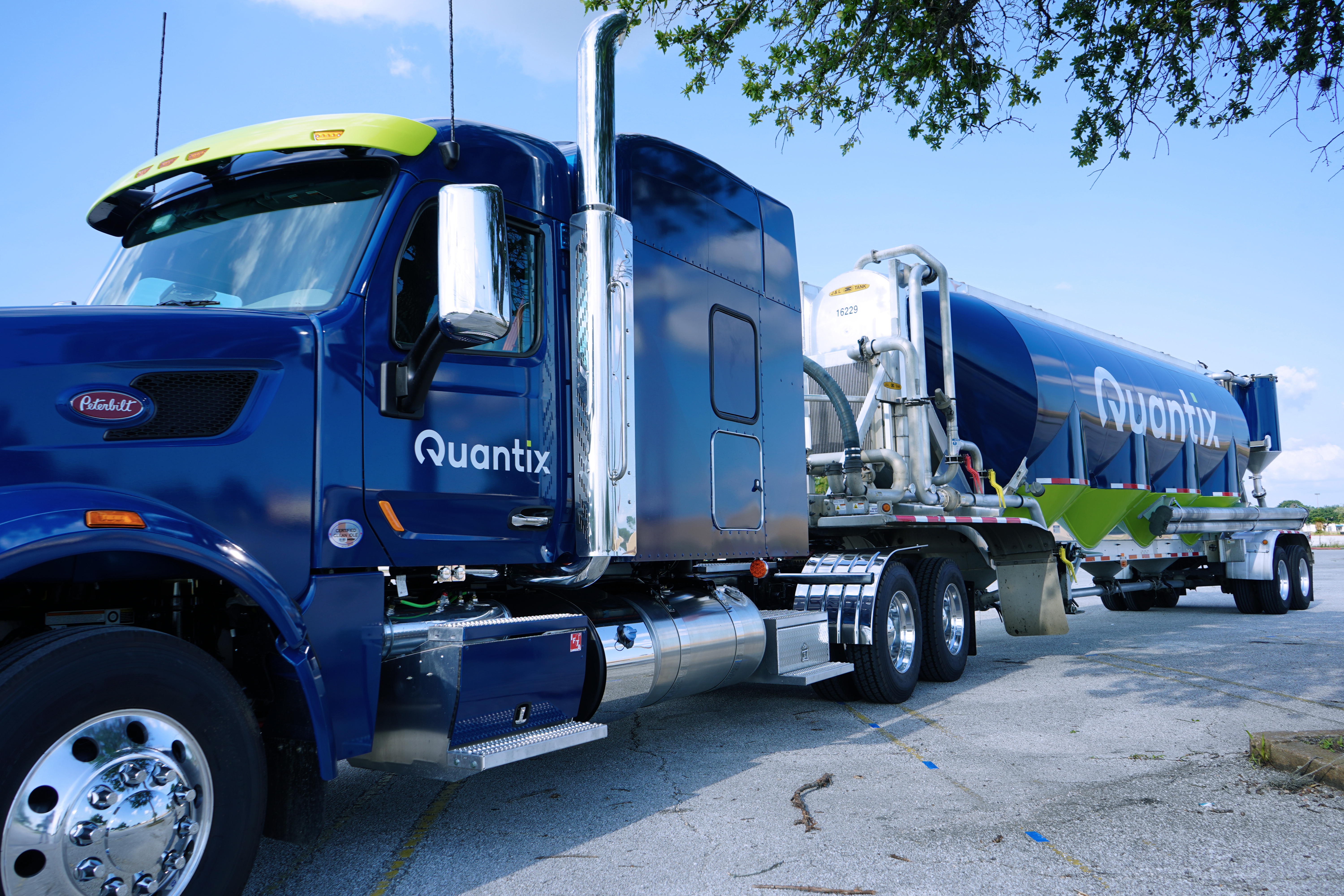 Quantix-Truck-3.jpg