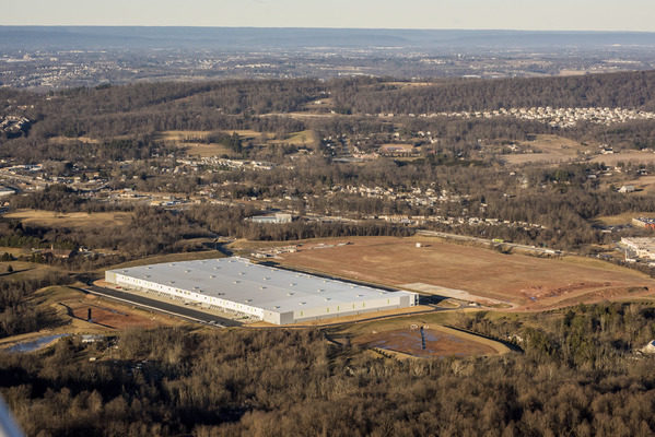 Chewy leases 732,000-square-foot fulfillment center at Goodman Logistics Center Newberry
