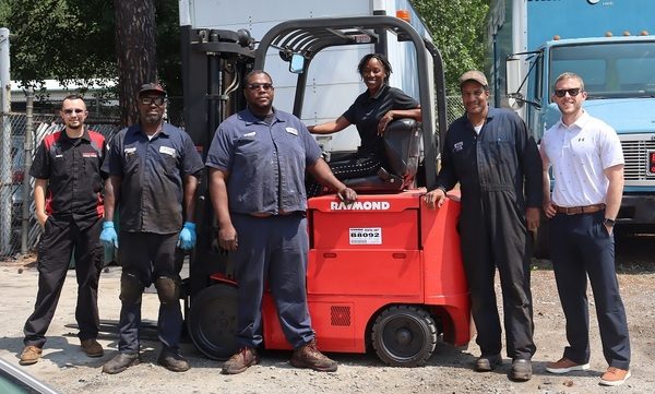 Carolina Handling supports Atlanta area nonprofit with lift truck donation