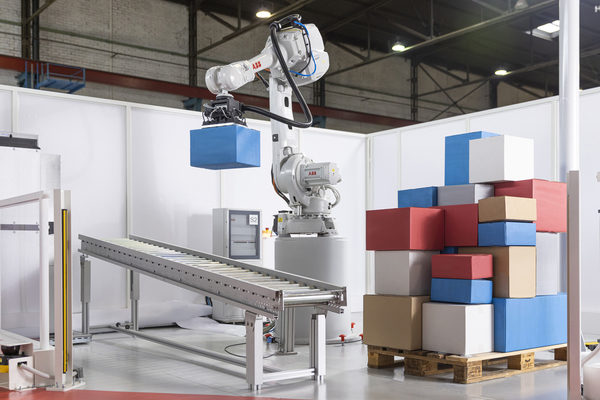 ABB´s new Robotic Depalletizer solution reduces complexity in logistics while improving efficiency