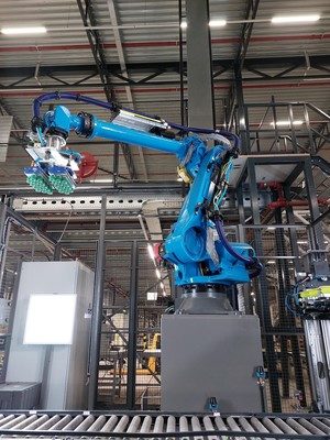 Arvato Supply Chain Solutions installs new intelligent robot depalletizer in warehouse