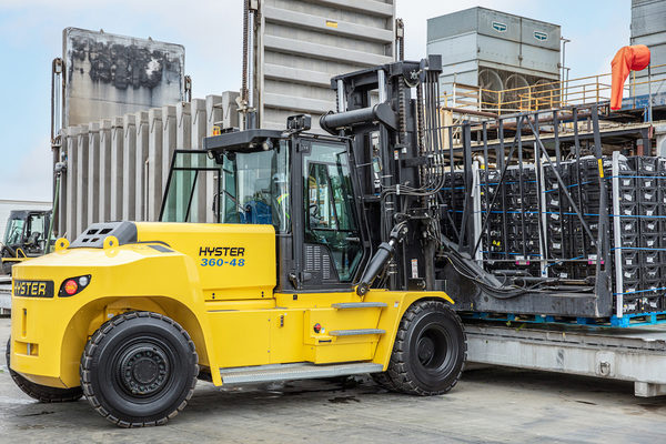 Hyster forklifts win two product of the year awards