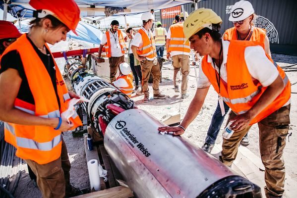 Swiss Hyperloop Team Achieves Top Position at Not-A-Boring Competition 