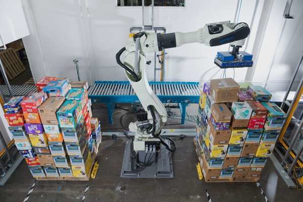 Dexterity Unlocks Intelligent Robotic Warehouse Automation with Palletizing and Depalletizing 3.0 Re