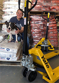 Yale pallet truck at Pet Food Pantry of Eastern North Carolina